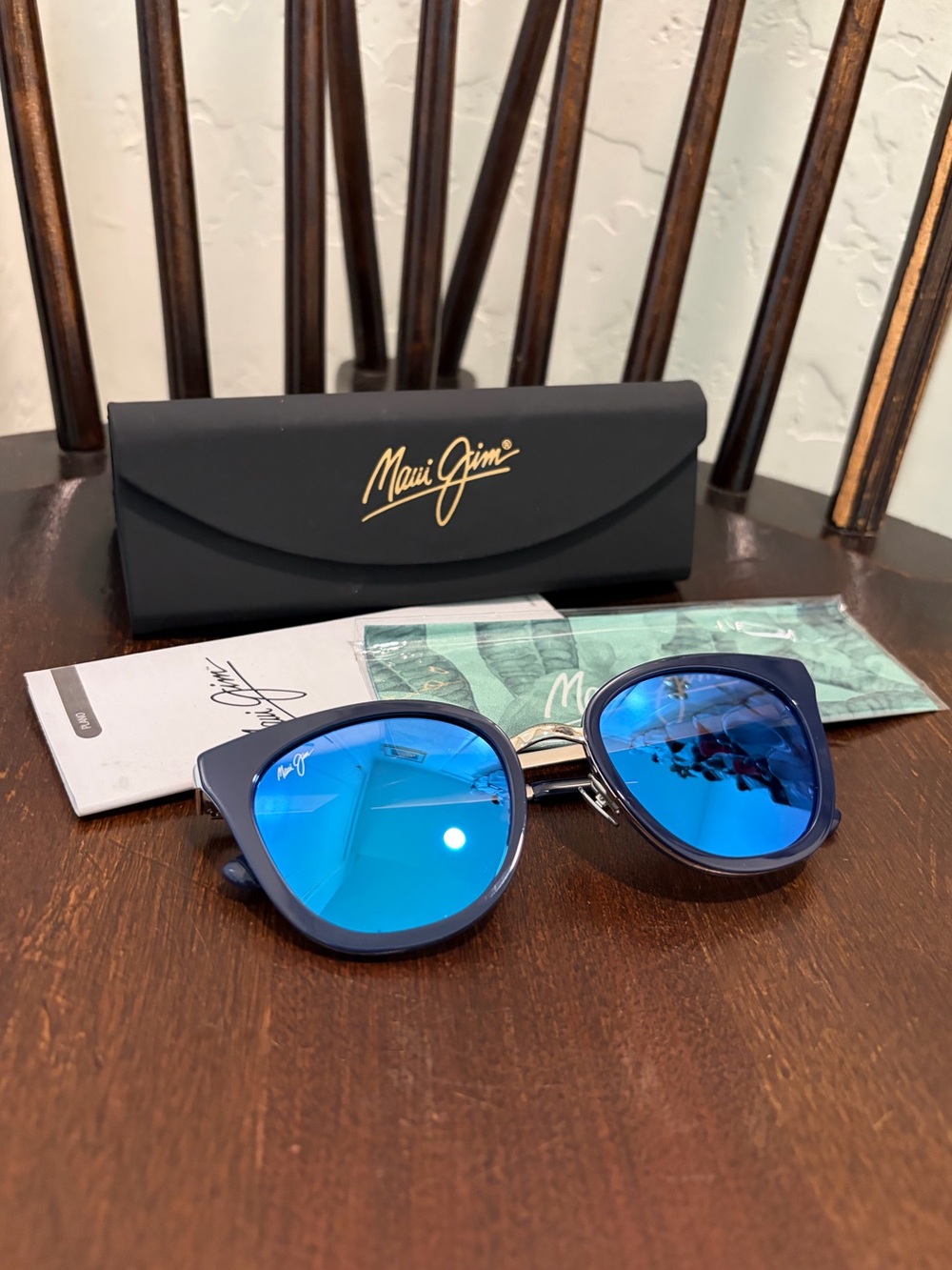 Maui Jim Wood Rose Sunglasses Blue Hawaii Polarized MJ870-03 Cat Eye With Case
